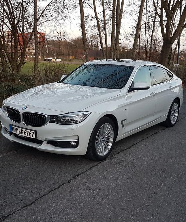 Gebraucht BMW 330 258 PS (189 kW) 2015 Weiß Limousine