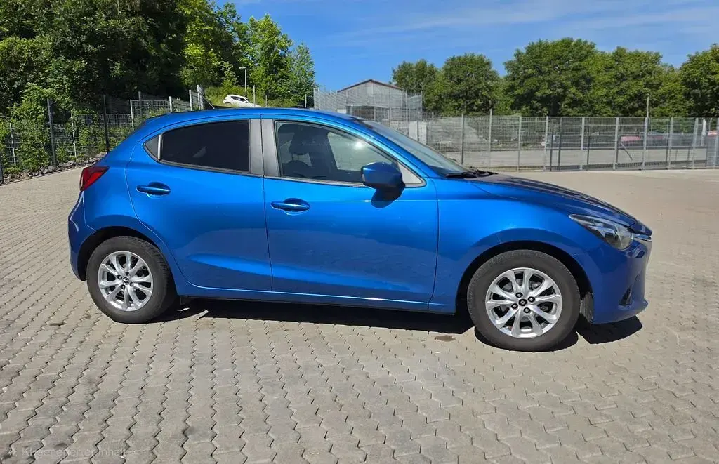 Gebraucht Mazda 2 Exclusive-Line 90 PS (66 kW) 2016 Blau Limousine