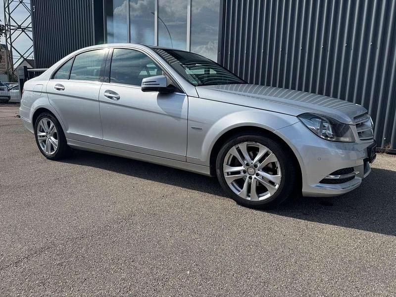 Silber Gebraucht 2011 Mercedes C180 Limousine | 8.400 € (Superpreis) - Bild 1/4