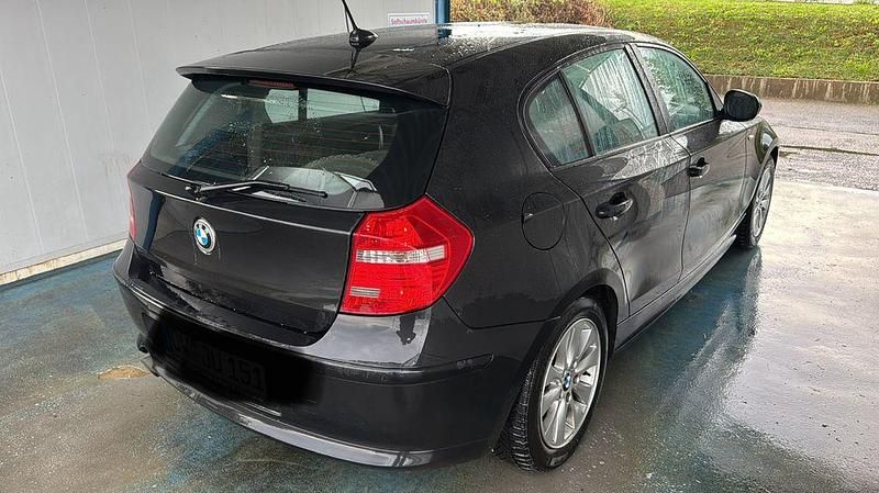 Gebraucht BMW 116 Advantage 122 PS (89 kW) 2010 Schwarz Kleinwagen