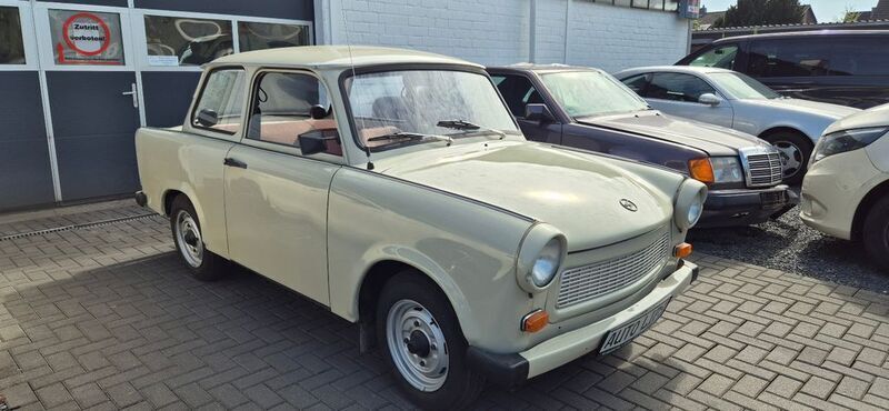 Trabbigrau Gebraucht 1986 Trabant 601 Limousine | 5.891 € - Bild 1/4