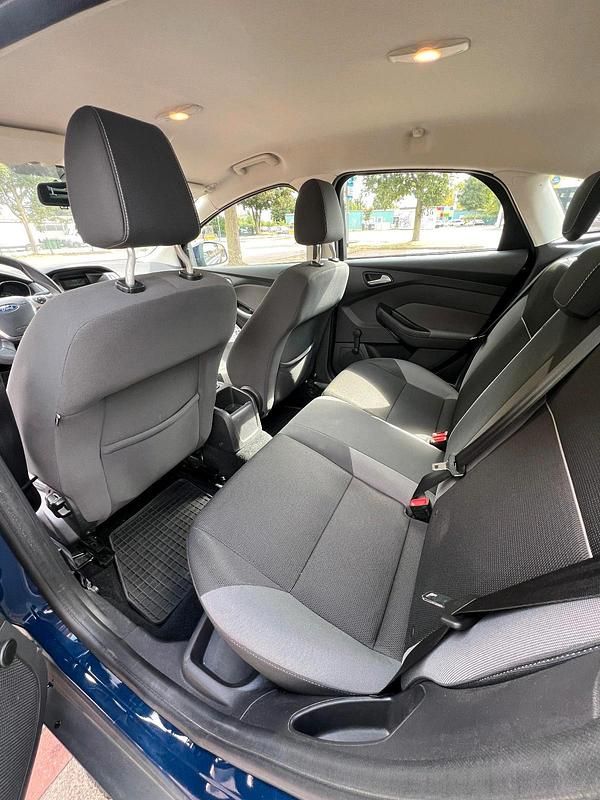 Usata Ford Focus 114 CV (83 kW) 2014 Blu Berlina