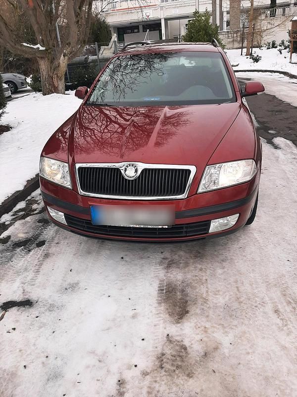 Andere farben Gebraucht 2006 Skoda Octavia Limousine | 2.350 € (Fairer Preis) - Bild 1/4