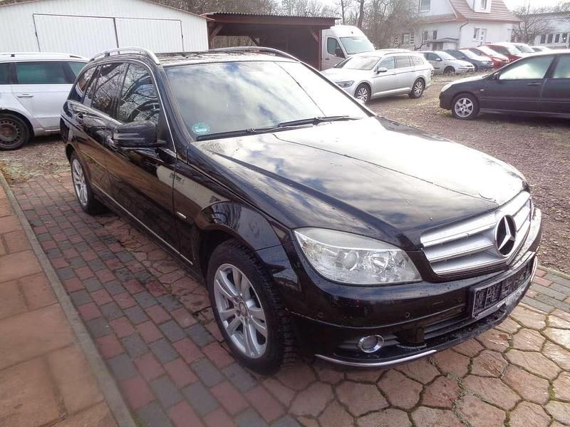 Schwarz Gebraucht 2010 Mercedes C200 Avantgarde Kombi | 5.990 € (Guter Preis) - Bild 1/4