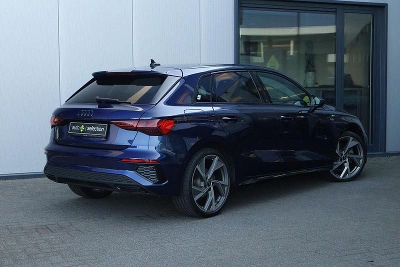 Gebraucht Audi A3 Sport 150 PS (110 kW) 2021 Blau Limousine