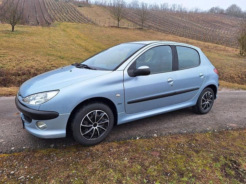 Blau Gebraucht 2006 Peugeot 206 Filou Limousine | 2.750 € (Teuer) - Bild 1/3