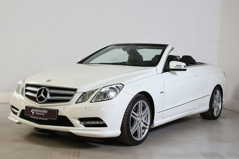 Gebraucht Mercedes E350 AMG 306 PS (225 kW) 2012 Calcite white Cabrio