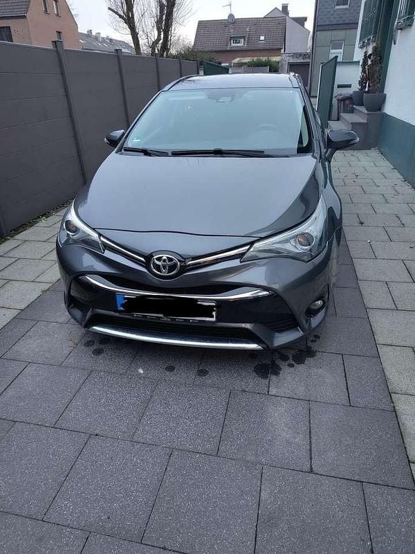 Gebraucht Toyota Avensis Multidrive S 147 PS (108 kW) 2018 Grau Kombi