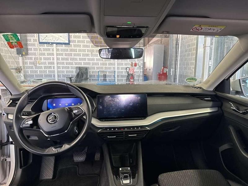 Gebraucht Skoda Octavia Clever 204 PS (150 kW) 2022 Weiß Kombi