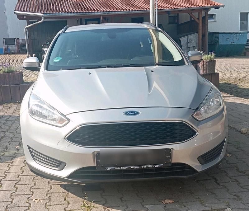 Silber Gebraucht 2015 Ford Focus Kombi | 4.800 € - Bild 1/4