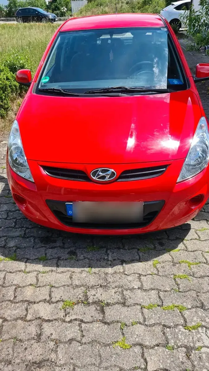 Gebraucht Hyundai i20 78 PS (57 kW) 2011 Rot Kleinwagen