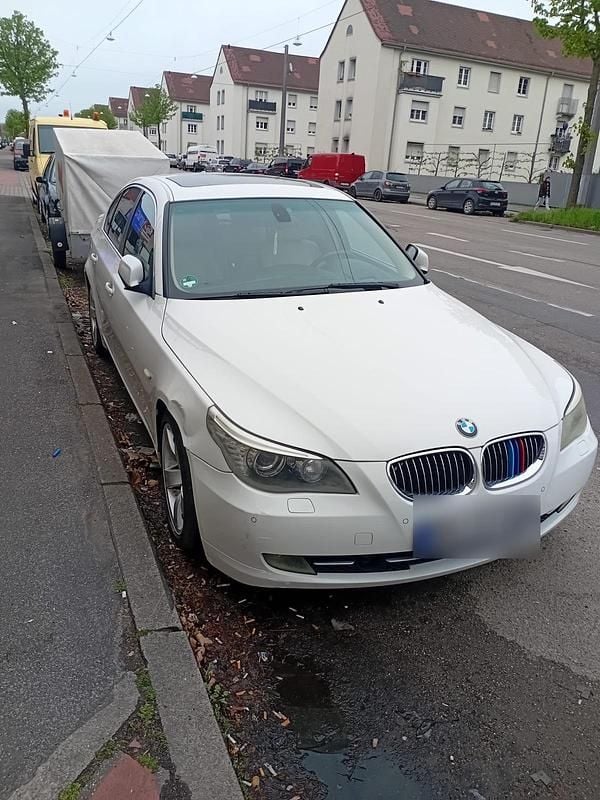 Second-hand BMW 525 197 CP (144 kW) 2009 Alb Berlinǎ