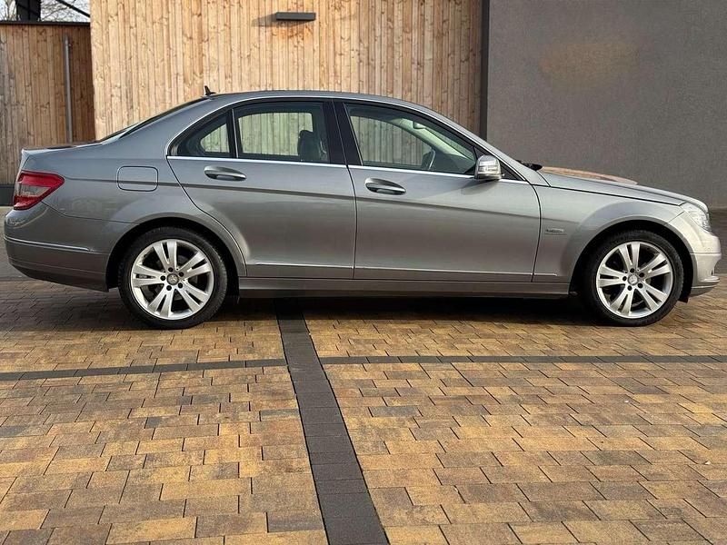 Gebraucht Mercedes C180 156 PS (114 kW) 2010 Palladiumsilber  metalliclack Limousine
