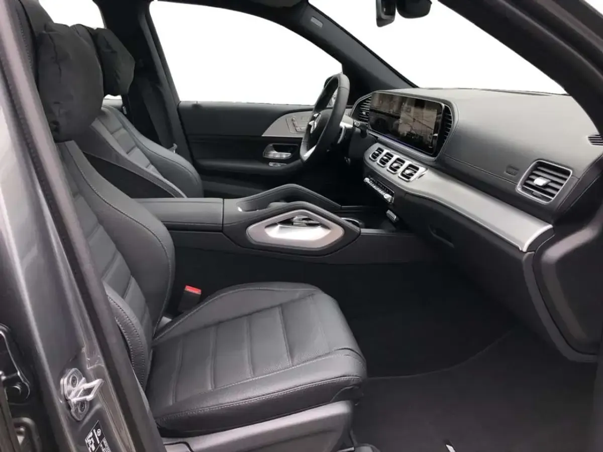 Gebraucht Mercedes GLS350 AMG 313 PS (230 kW) 2025 Grau SUV