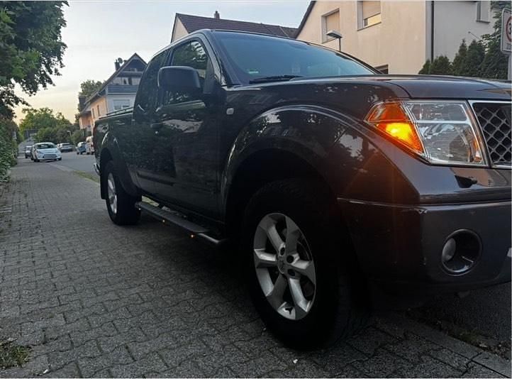 Gebraucht Nissan Navara 175 PS (128 kW) 2006 Schwarz Pickup