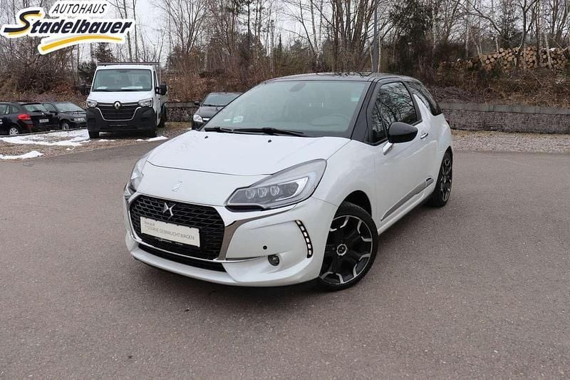 Perlmuttweiß Gebraucht 2019 DS Automobiles DS3 Connected Chic Limousine | 13.990 € (Fairer Preis) - Bild 1/4