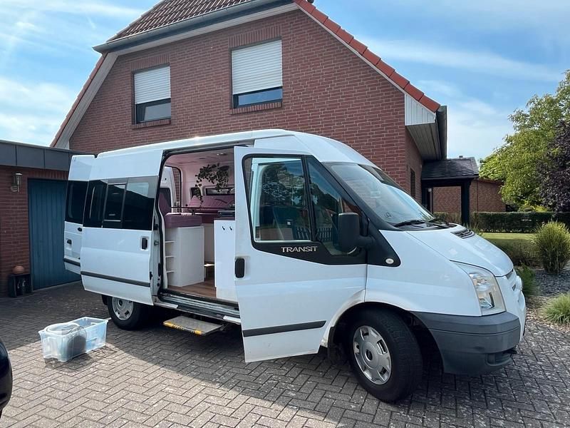 Weiß Gebraucht 2009 Ford Tourneo Van / Kleinbus | 13.990 € - Bild 1/4