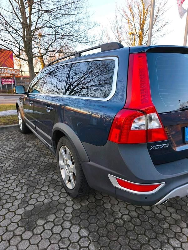 Gebraucht Volvo XC70 215 PS (158 kW) 2011 Blau Kombi