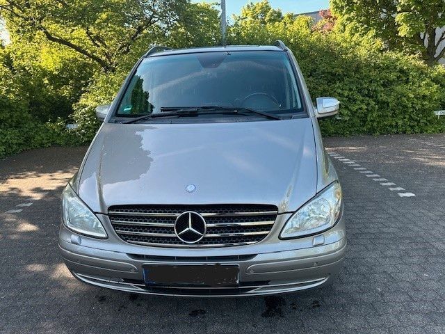 Grau Gebraucht 2010 Mercedes Vito Van / Kleinbus | 14.900 € (Teuer) - Bild 1/4