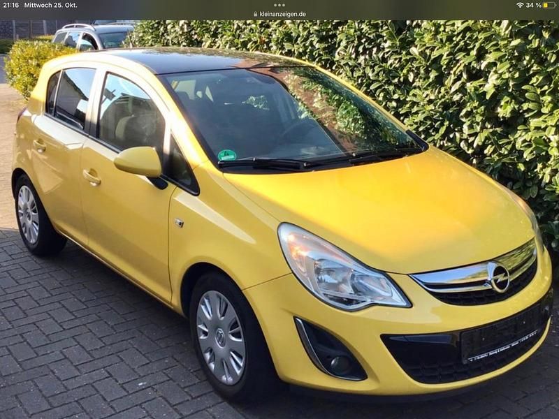 Gelb Gebraucht 2011 Opel Corsa Color Edition Kleinwagen | 3.900 € (Etwas zu teuer) - Bild 1/4
