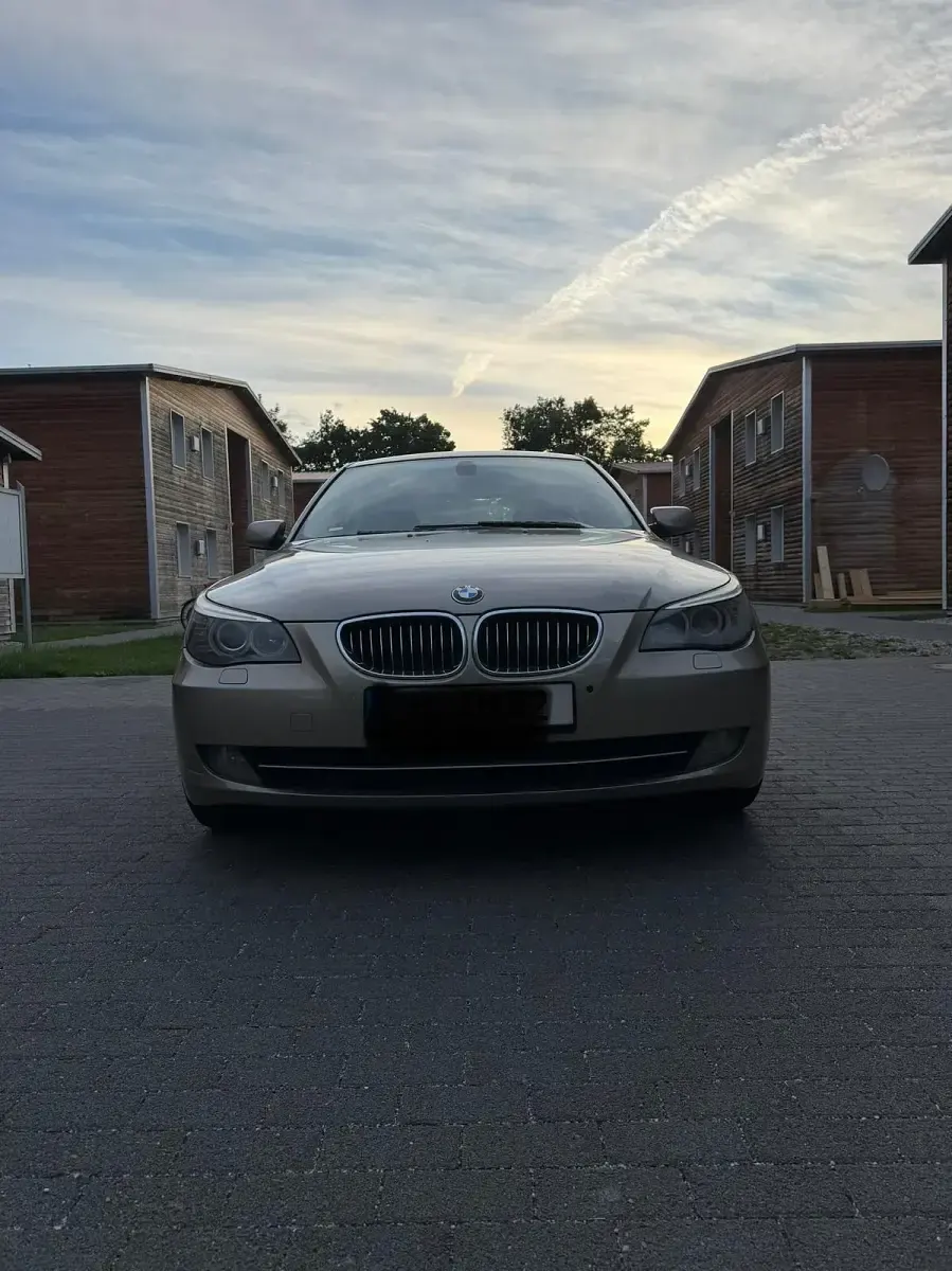 Gebraucht BMW 523 190 PS (139 kW) 2007 Beige Limousine