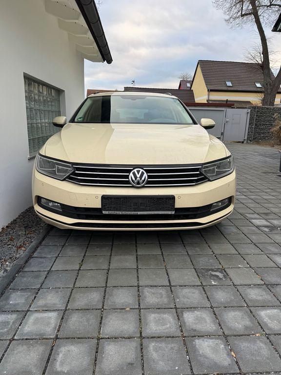 Beige Gebraucht 2019 VW Passat Kombi | 7.600 € (Guter Preis) - Bild 1/4