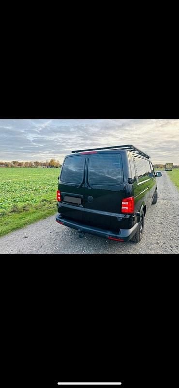Gebraucht VW Multivan 150 PS (110 kW) 2018 Schwarz Van / Kleinbus