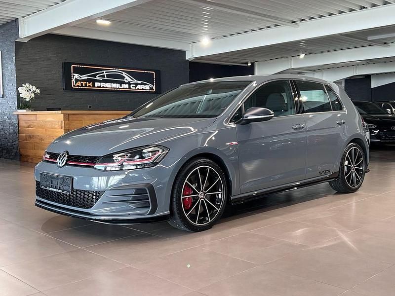 Grau Gebraucht 2019 VW Golf VII GTI Limousine | 28.790 € (Teuer) - Bild 1/4