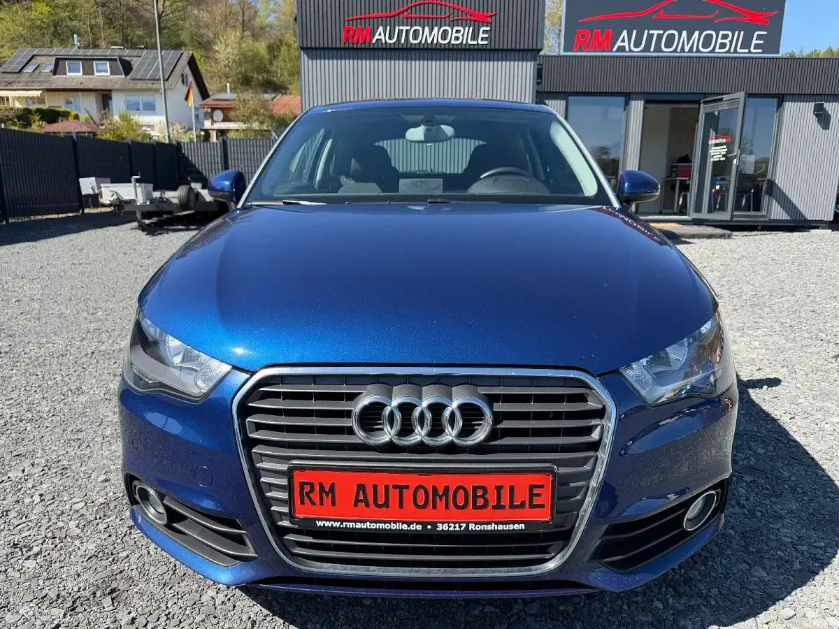Używany Audi A1 Attraction 86 KM (63 kW) 2014 Niebieski Hatchback