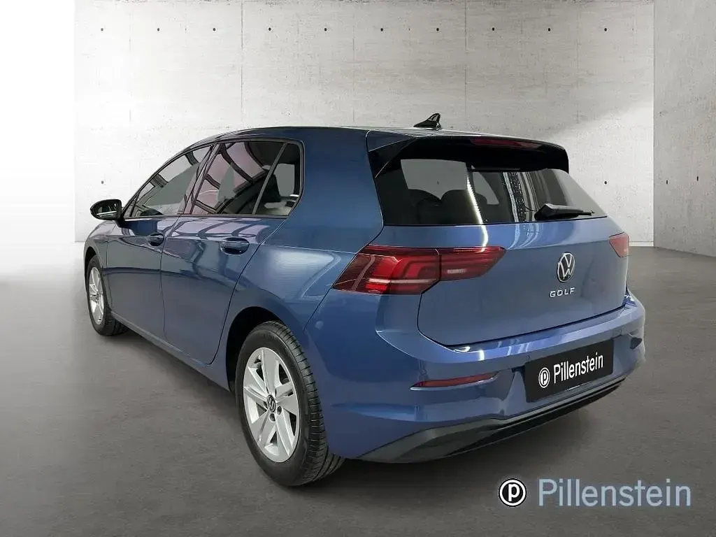 Gebraucht VW Golf VIII Business 150 PS (110 kW) 2025 Blau Limousine