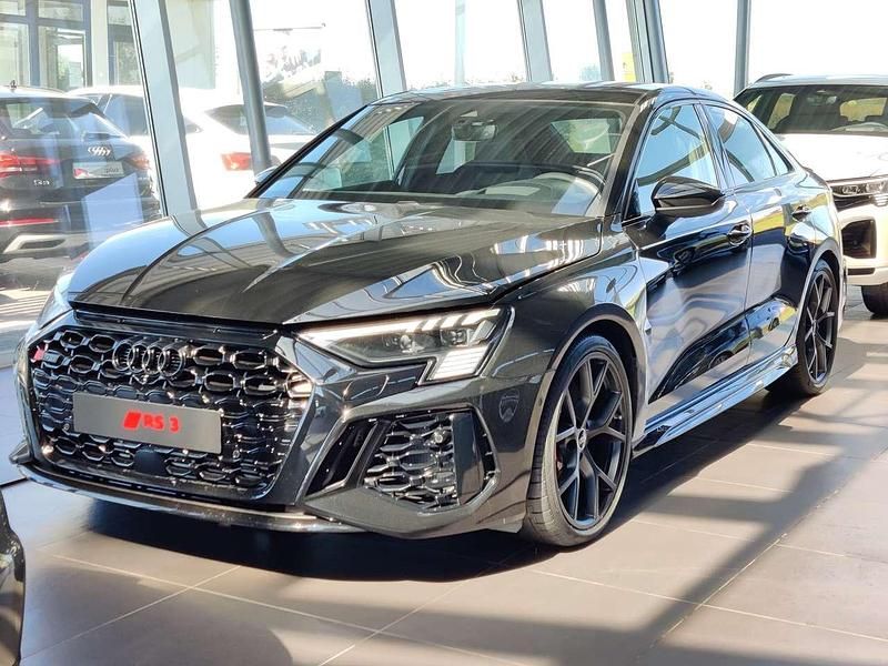 Mythosschwarz metallic Gebraucht 2025 Audi RS3 Kleinwagen | 77.990 € (Teuer) - Bild 1/4