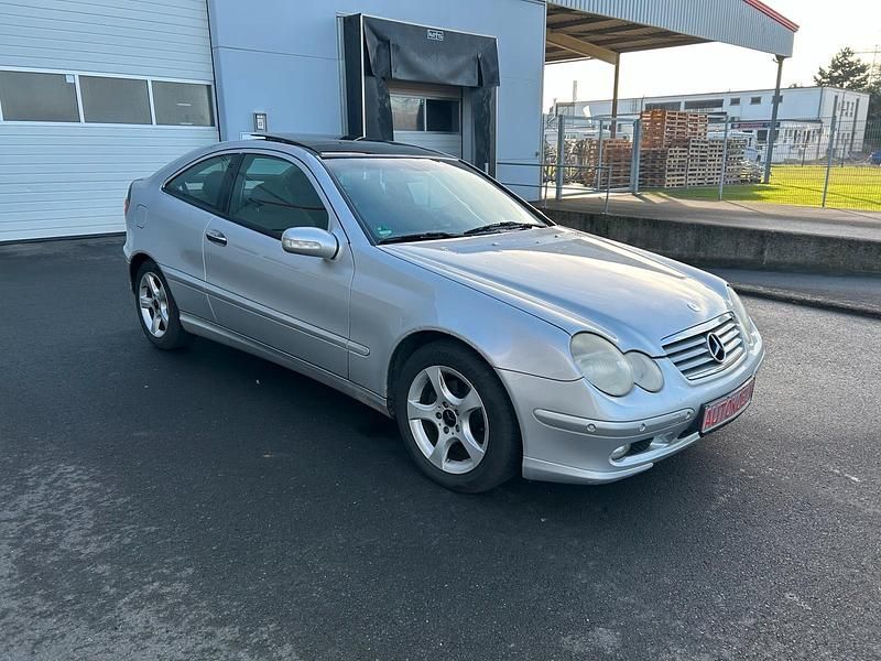 Gebraucht Mercedes C200 163 PS (119 kW) 2002 Silber Coupé