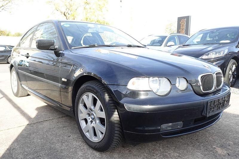 Schwarz Gebraucht 2004 BMW 316 Compact Advantage Kleinwagen | 2.490 € (Fairer Preis) - Bild 1/4