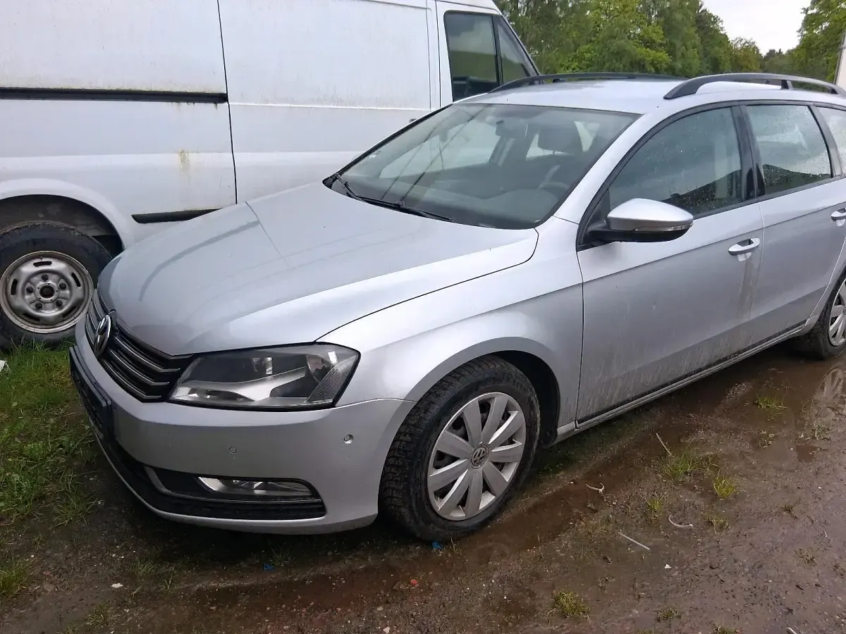 Usata VW Passat 140 CV (102 kW) 2011 Argento Station wagon