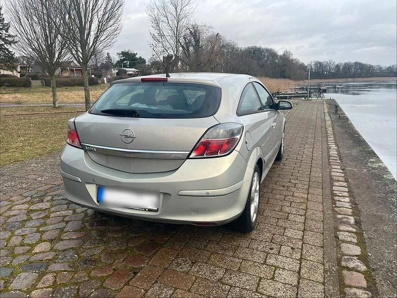 Gebraucht Opel Astra GTC 105 PS (77 kW) 2007 Coupé