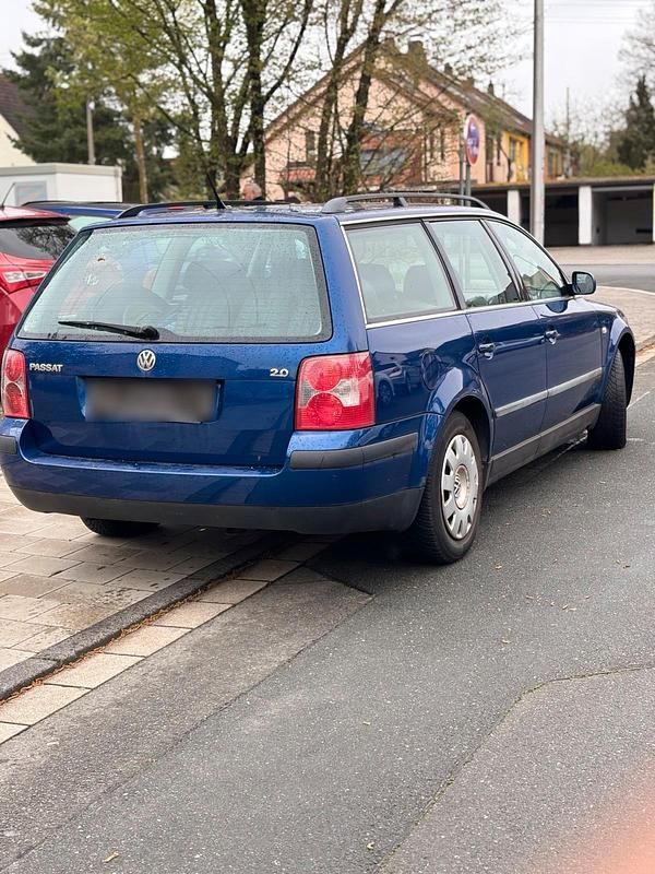 Gebraucht VW Passat 115 PS (84 kW) 2005 Blau Kombi