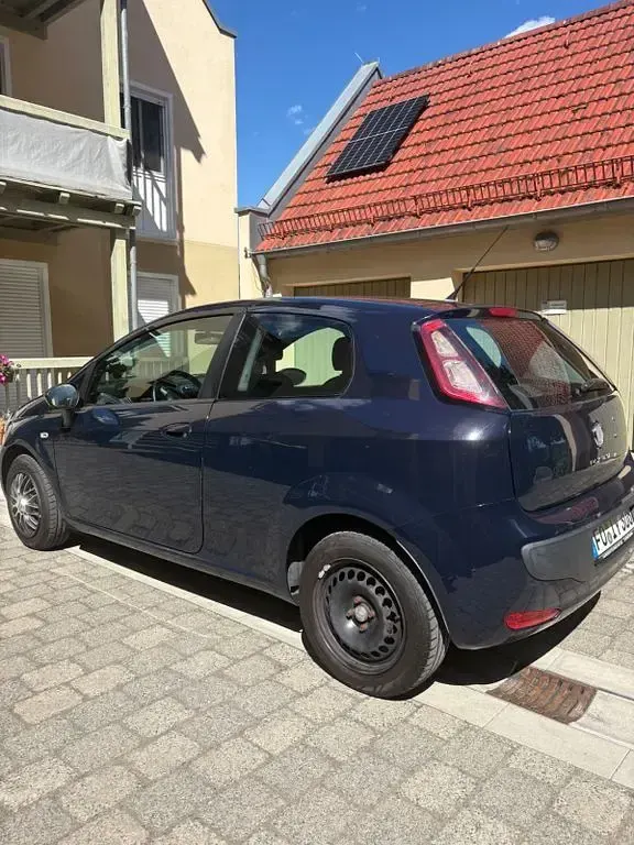 Gebraucht Fiat Punto Evo 69 PS (50 kW) 2011 Blau Kleinwagen