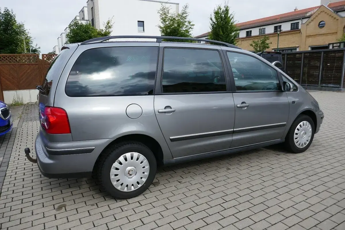 Gebraucht VW Sharan 115 PS (84 kW) 2005 Grau Van / Kleinbus