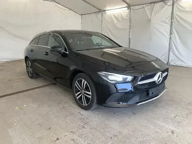 Gebraucht Mercedes CLA220 Shooting Brake 190 PS (139 kW) 2022 Nachtschwarz  unilack Kombi