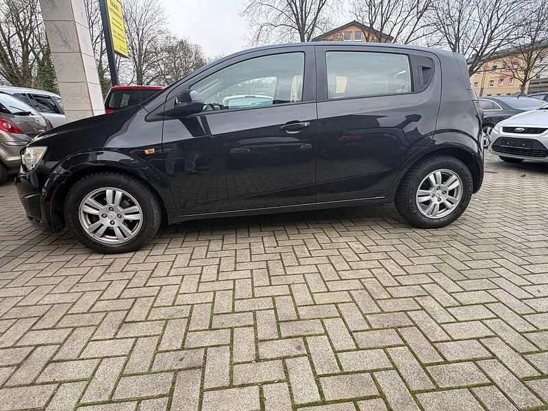 Gebraucht Chevrolet Aveo 101 PS (74 kW) 2011 Schwarz Kleinwagen