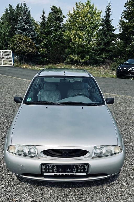 Silber Gebraucht 1998 Ford Fiesta Style Kleinwagen | 1.600 € (Fairer Preis) - Bild 1/4