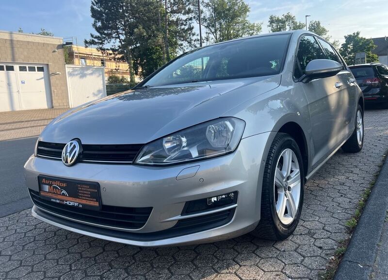 Silber Gebraucht 2014 VW Golf VII Comfortline Limousine | 8.990 € (Guter Preis) - Bild 1/4