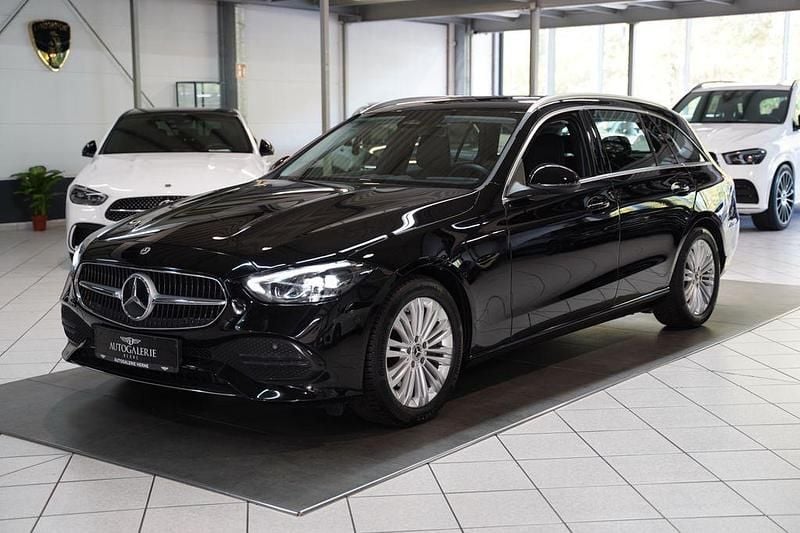 Schwarz Gebraucht 2024 Mercedes C200 Avantgarde Limousine | 32.990 € (Guter Preis) - Bild 1/4