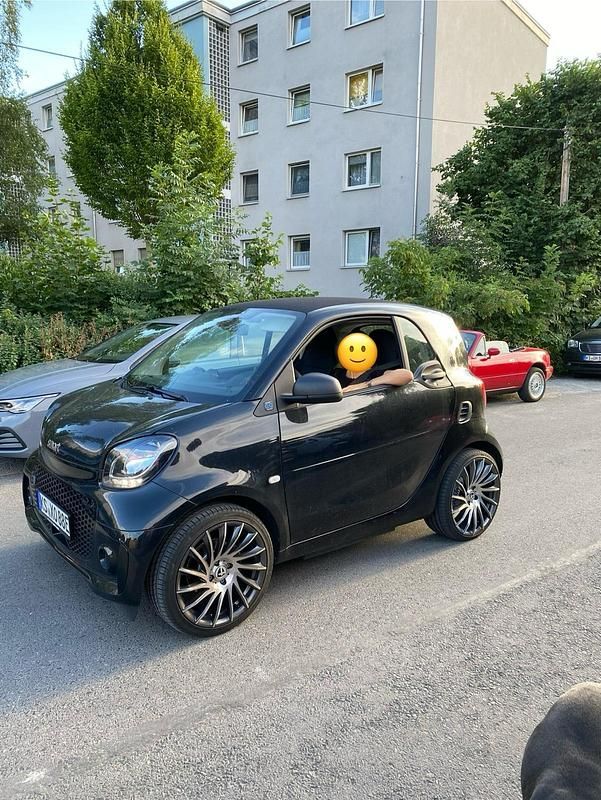 Schwarz Gebraucht 2021 Smart ForTwo Electric Drive Kleinwagen | 10.500 € (Fairer Preis) - Bild 1/4