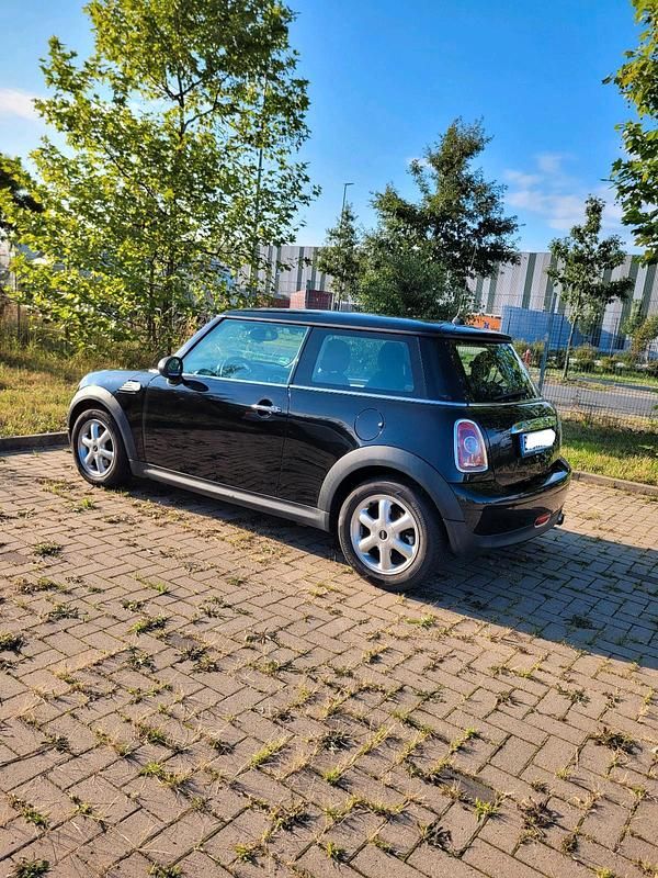 Schwarz Gebraucht 2010 Mini ONE Kleinwagen | 3.400 € (Fairer Preis) - Bild 1/4