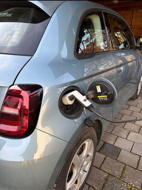 Gebraucht Fiat 500e 69 kW (95 PS) 2021 Blau Limousine