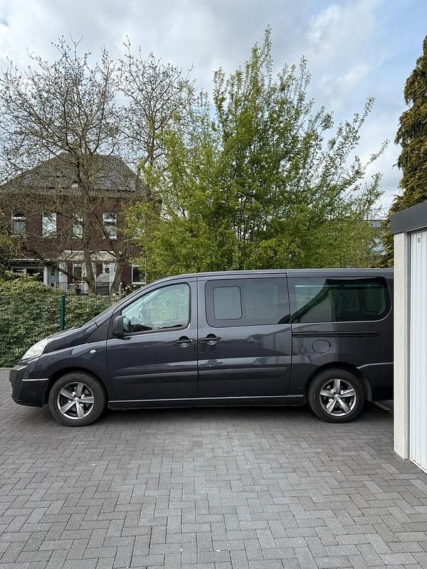 Gebraucht Peugeot TePee 136 PS (100 kW) 2009 Schwarz Van / Kleinbus
