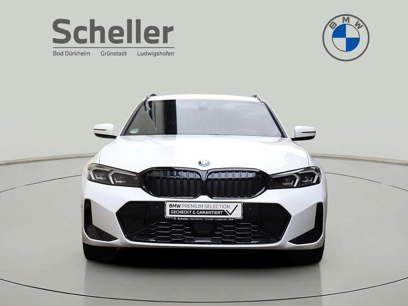 Gebraucht BMW 330e M Sport 292 PS (214 kW) 2025 Alpinweiss iii Kombi