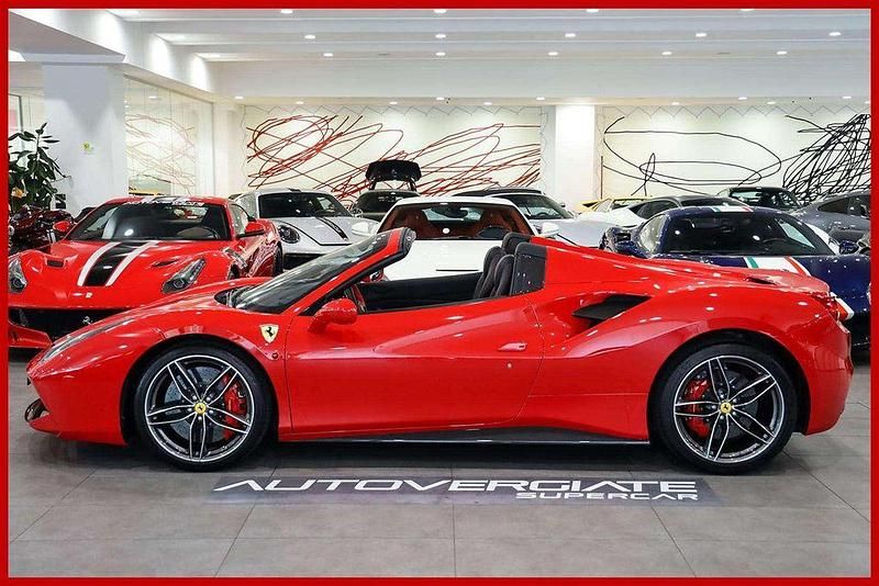 Second-hand Ferrari 488 669 CP (492 kW) 2018 Roșu Cabrio