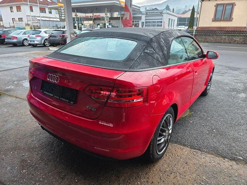 Gebraucht Audi A3 Cabriolet Ambition 105 PS (77 kW) 2010 Rot Cabrio